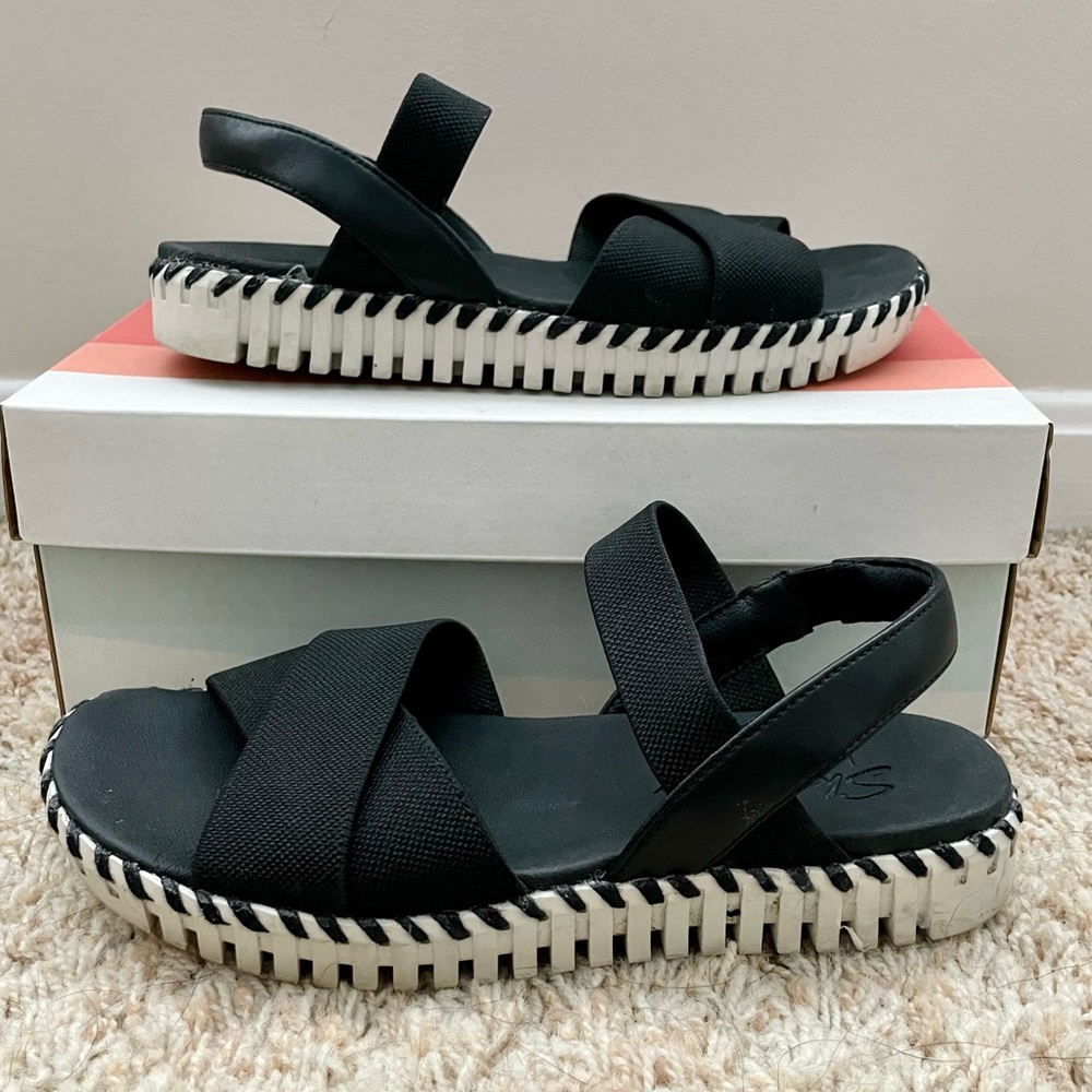 Luxe foam stretch sandals